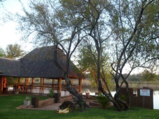 Thakadu fishing and game viewing
